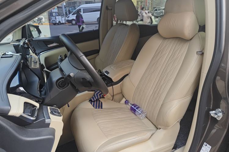 Used Buick GL8 2023 Land Executive Class 652T Smart Luxury Model Left Front Seat