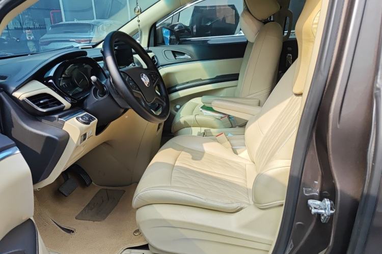 Used Buick GL8 2023 Facelifted Land Cruiser Executive Luxury Version Left Front Seat