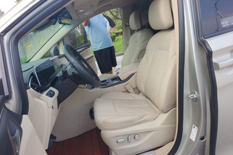 Used Buick GL8 2023 ES Lu Zun Luxury Model Left Front Seat