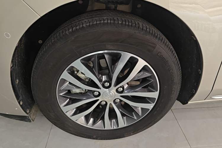 Used Buick GL8 2023 ES Lu Zun Deluxe Model Left Front Wheel Hub
