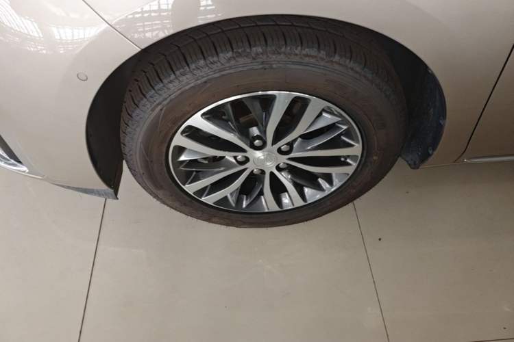 Used Buick GL8 2023 ES Lu Zun Deluxe Model Left Front Wheel Hub