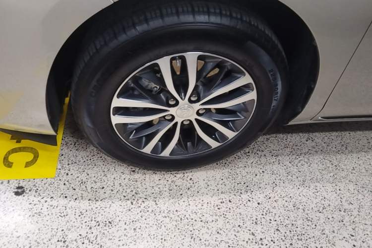 Used Buick GL8 2023 ES Lu Zun Comfort Model Left Front Wheel Hub
