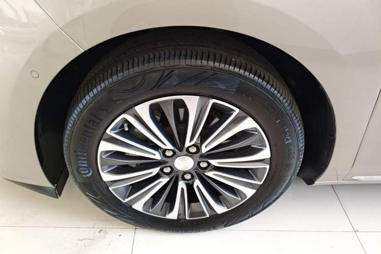 Used Buick GL8 2023 ES Lu Zun Luxury Model Left Front Wheel Hub