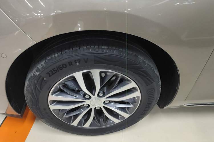 Used Buick GL8 2023 ES Lu Zun Deluxe Model Left Front Wheel Hub