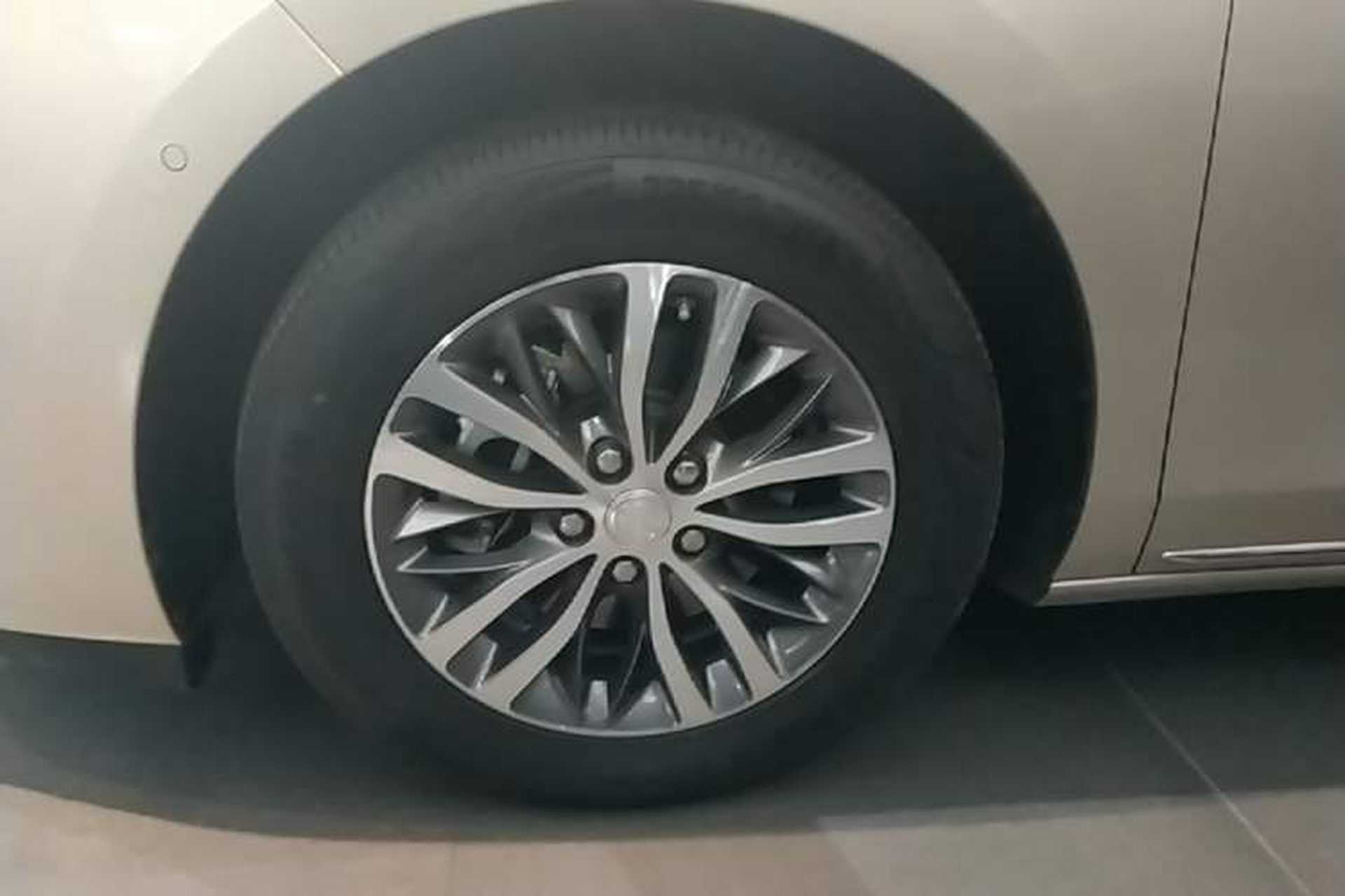 Used Buick GL8 2023 ES Lu Zun Deluxe Model Left Front Wheel Hub