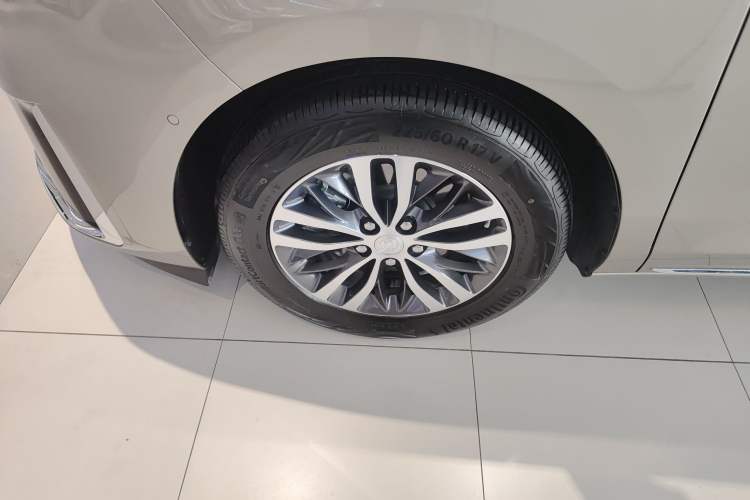 Used Buick GL8 2023 ES Lu Zun Deluxe Model Left Front Wheel Hub