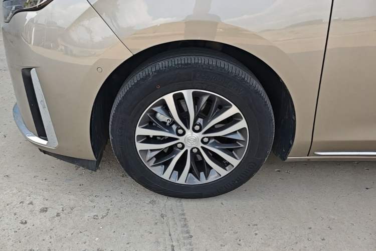 Used Buick GL8 2023 ES Lu Zun Deluxe Model Left Front Wheel Hub