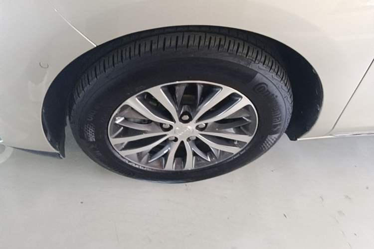Used Buick GL8 2023 ES Lu Zun Deluxe Model Left Front Wheel Hub