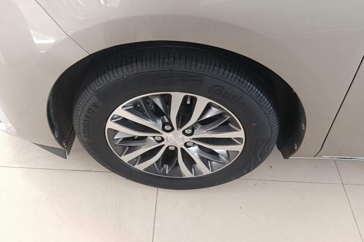 Used Buick GL8 2023 ES Lu Zun Comfort Model Left Front Wheel Hub