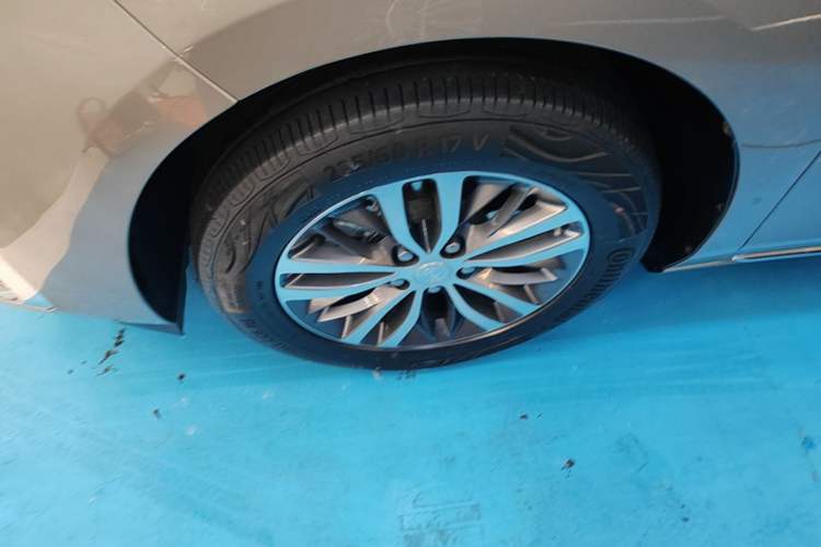 Used Buick GL8 2023 ES Lu Zun Comfort Model Left Front Wheel Hub
