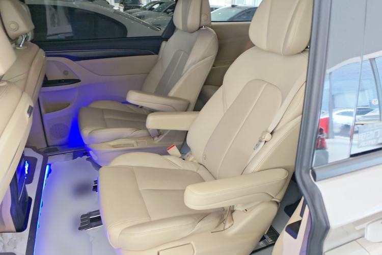 Used Buick GL8 2023 ES Lu Zun Deluxe Model Left Rear Seat