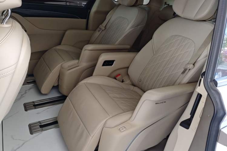Used Buick GL8 2023 ES Lu Zun Luxury Model Left Rear Seat
