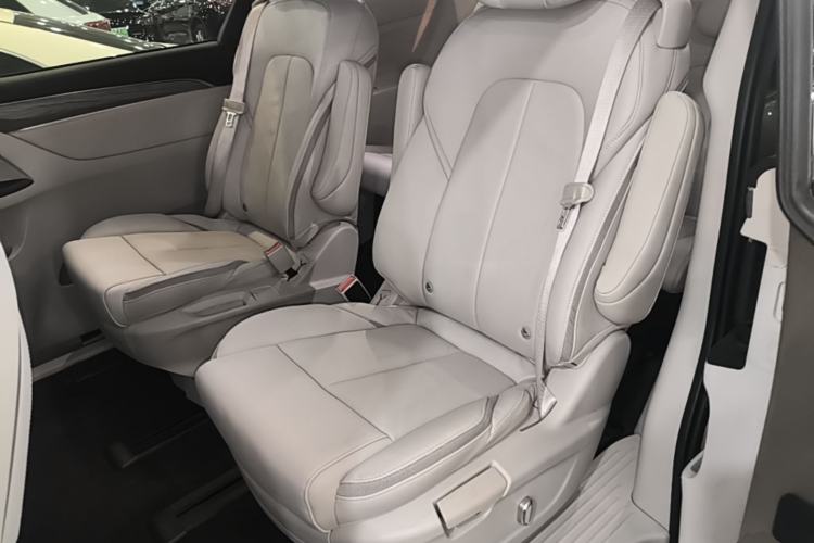 Used Buick GL8 2023 ES Lu Zun Deluxe and Yue Edition Left Rear Seat