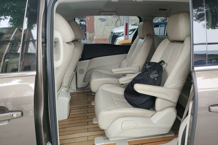 Used Buick GL8 2023 Land Executive Class Comfort Model Left Rear Seat
