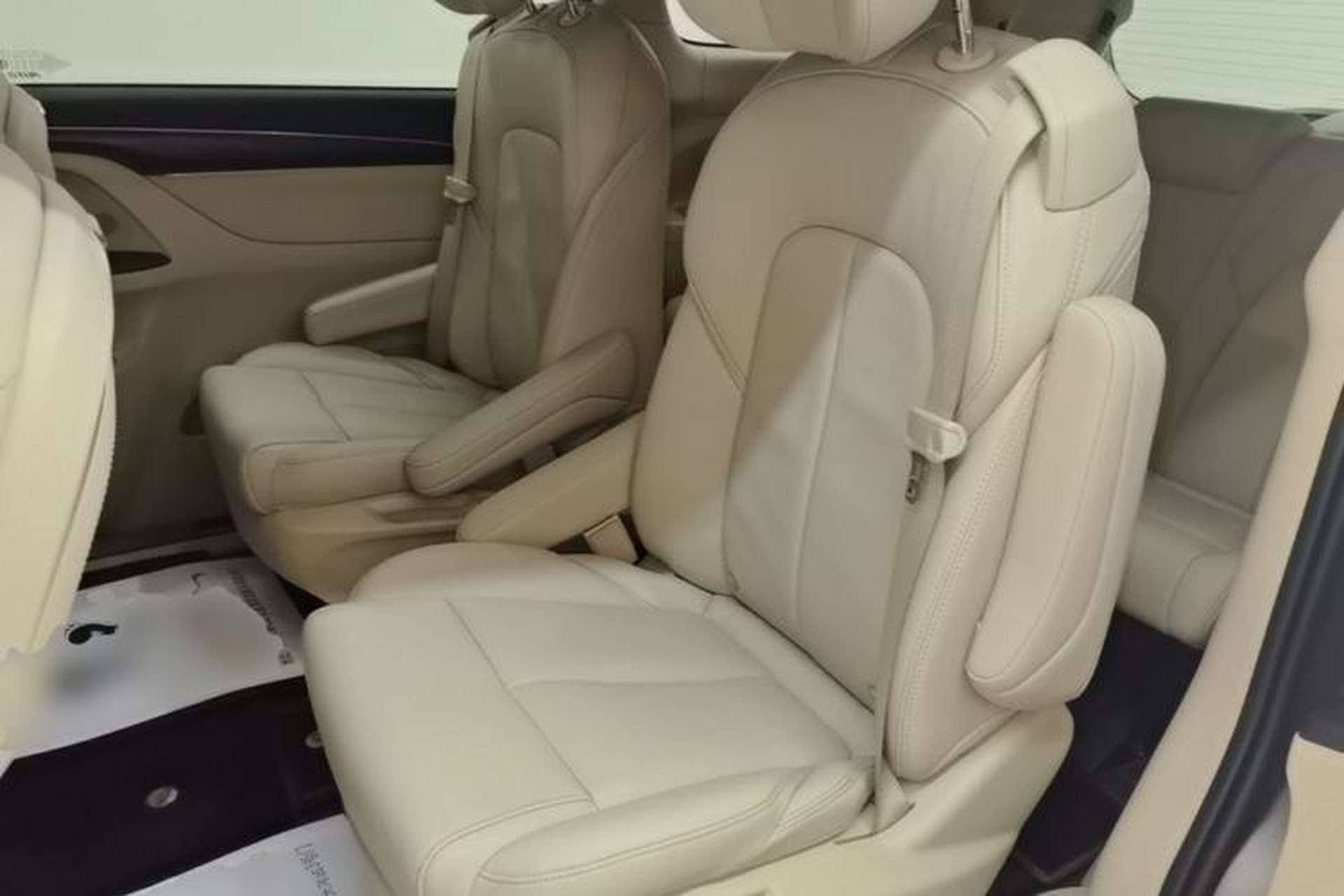 Used Buick GL8 2023 ES Lu Zun Deluxe Model Left Rear Seat