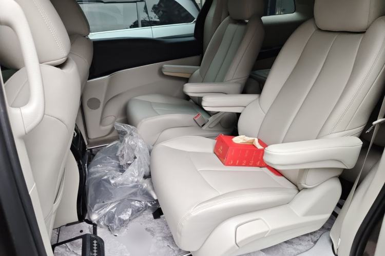 Used Buick GL8 2023 Land Executive Class Comfort Model Left Rear Seat