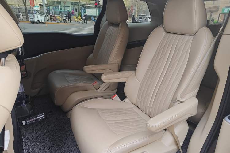 Used Buick GL8 2023 Land Executive Class 652T Smart Luxury Model Left Rear Seat