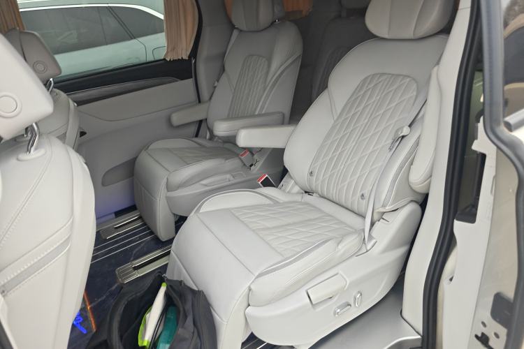 Used Buick GL8 2023 ES Lu Zun Luxury Edition and Yue Version Left Rear Seat