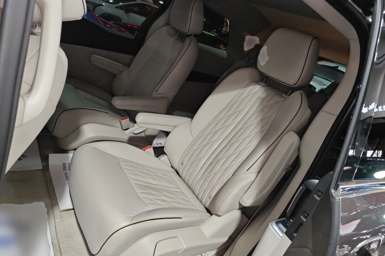 Used Buick GL8 2023 Land Executive Class 652T Luxury Model Left Rear Seat