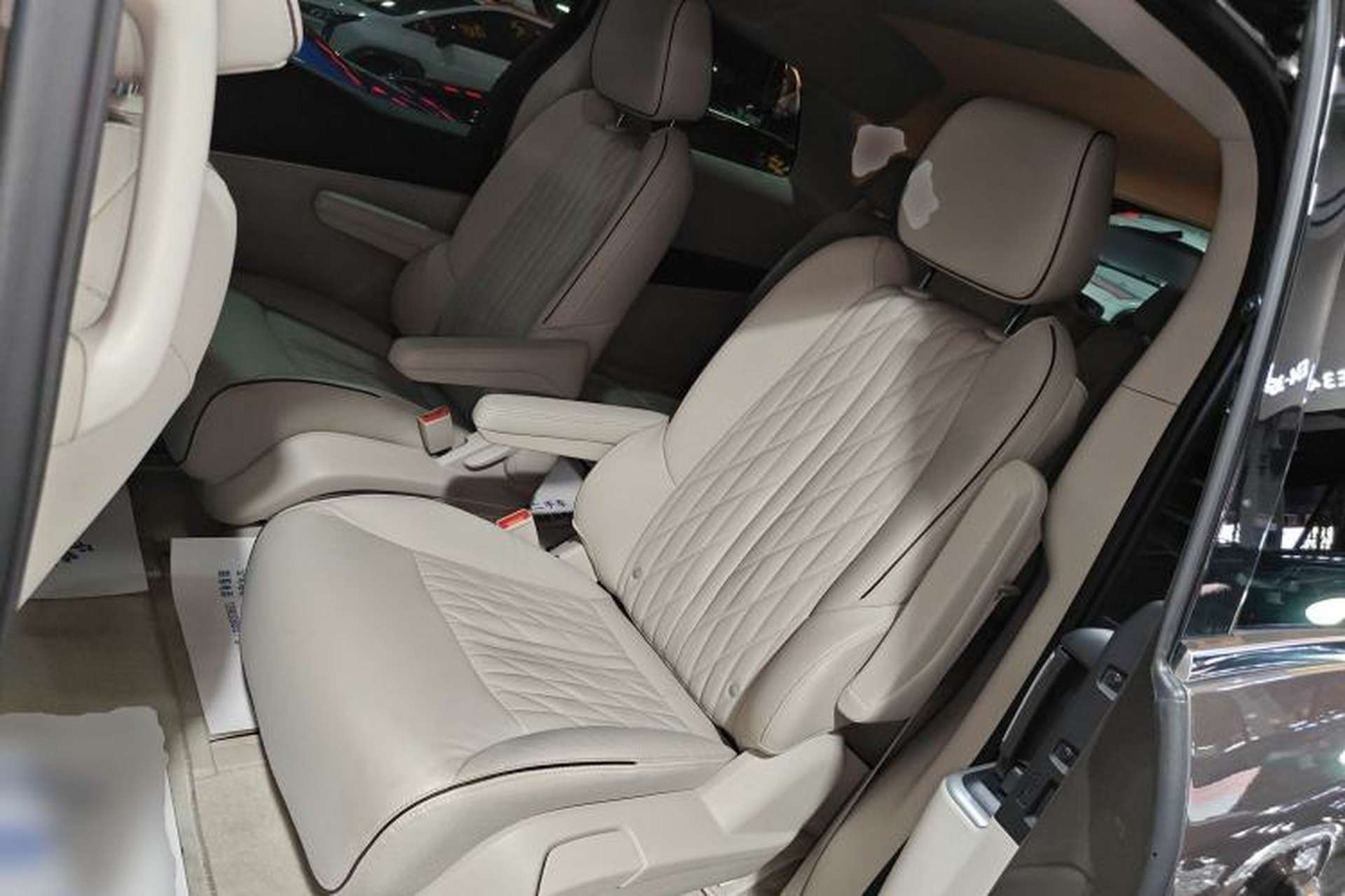 Used Buick GL8 2023 Land Executive Class 652T Luxury Model Left Rear Seat