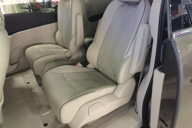Used Buick GL8 2023 Land Executive Class 652T Luxury Model Left Rear Seat