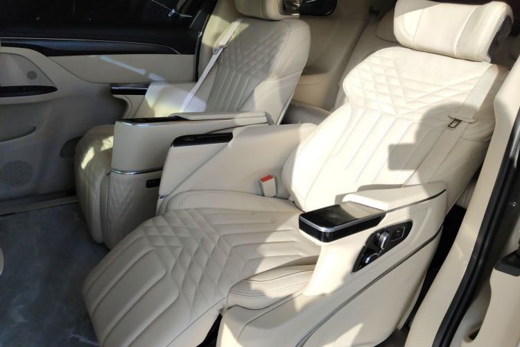Used Buick GL8 2023 ES Lu Zun Deluxe Model Left Rear Seat