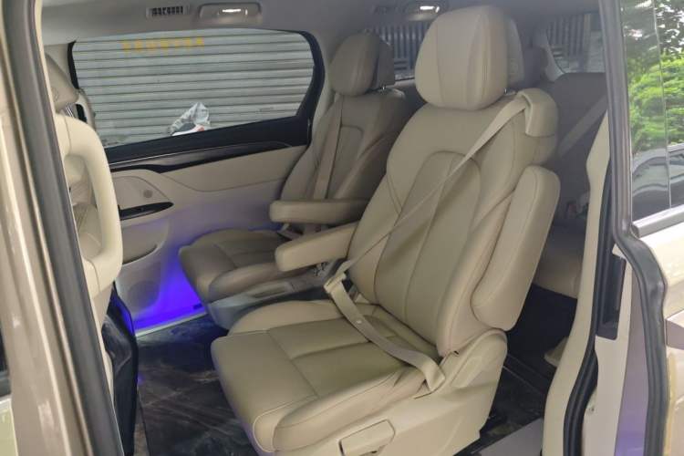Used Buick GL8 2023 ES Lu Zun Comfort Model Left Rear Seat