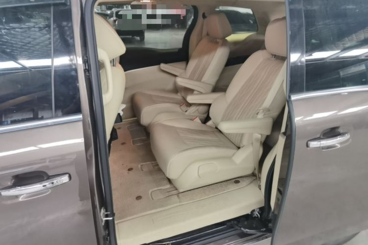Used Buick GL8 2023 Facelifted Land Cruiser Executive Luxury Version Left Rear Seat