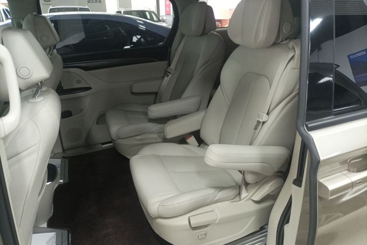 Used Buick GL8 2023 ES Lu Zun Comfort Model Left Rear Seat