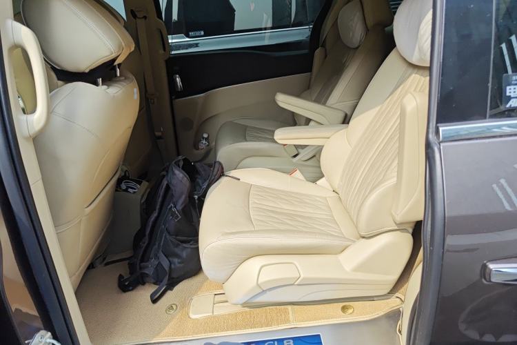 Used Buick GL8 2023 Facelifted Land Cruiser Executive Luxury Version Left Rear Seat