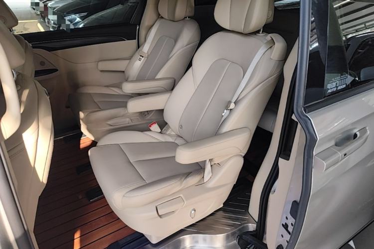 Used Buick GL8 2023 ES Lu Zun Deluxe Model Left Rear Seat