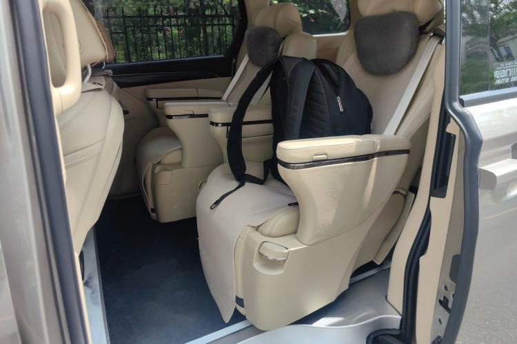 Used Buick GL8 2023 ES Lu Zun Deluxe Model Left Rear Seat