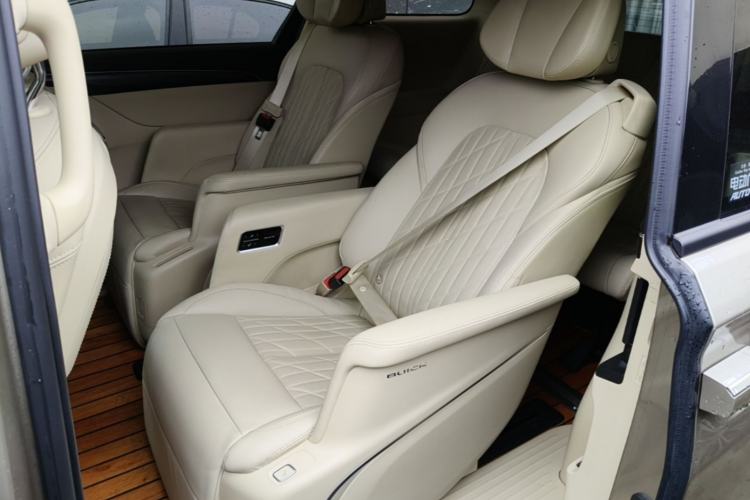 Used Buick GL8 2023 ES Lu Zun Luxury Model Left Rear Seat