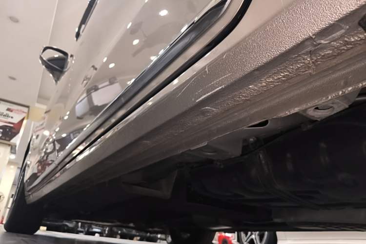 Used Buick GL8 2023 ES Lu Zun Deluxe and Yue Edition Left Side Sill