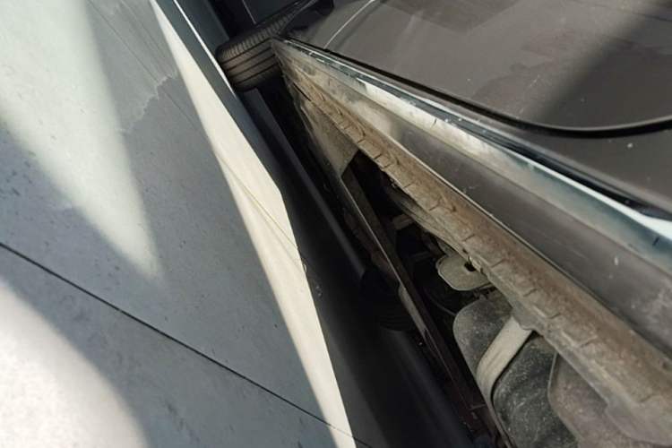 Used Buick GL8 2023 Facelifted Land Cruiser Executive Luxury Version Left Side Sill