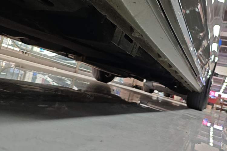 Used Buick GL8 2023 ES Lu Zun Deluxe Model Left Side Sill