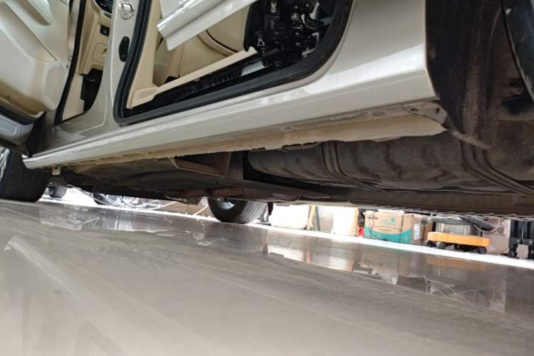 Used Buick GL8 2023 ES Lu Zun Deluxe Model Left Side Sill