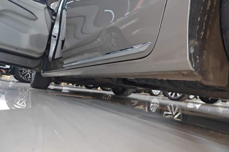 Used Buick GL8 2023 ES Lu Zun Comfort Model Left Side Sill