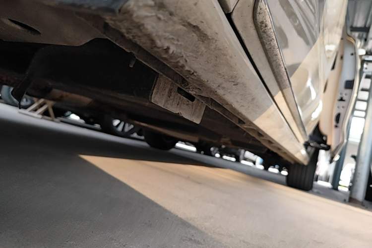 Used Buick GL8 2023 ES Lu Zun Deluxe Model Left Side Sill