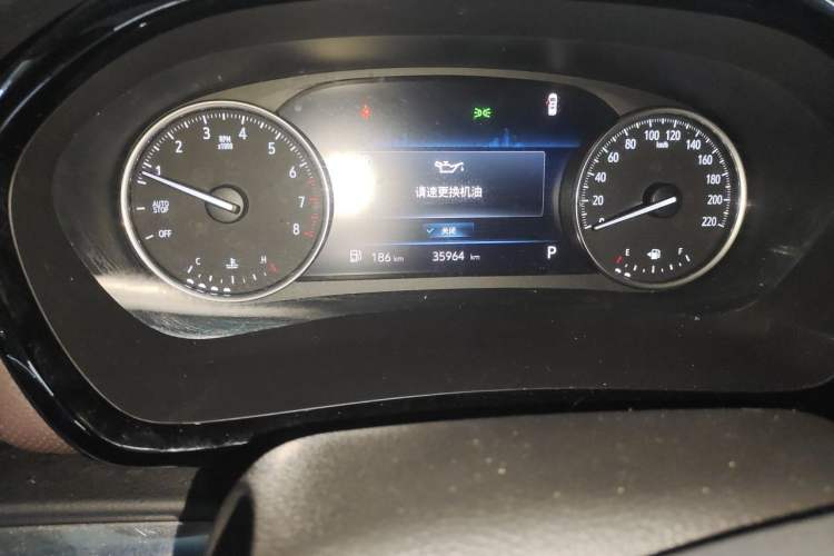 Used Buick GL8 2023 Land Executive Class Comfort Model Odometer Close Up