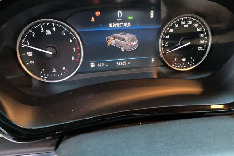 Used Buick GL8 2023 Facelifted Land Cruiser Executive Luxury Version Odometer Close Up