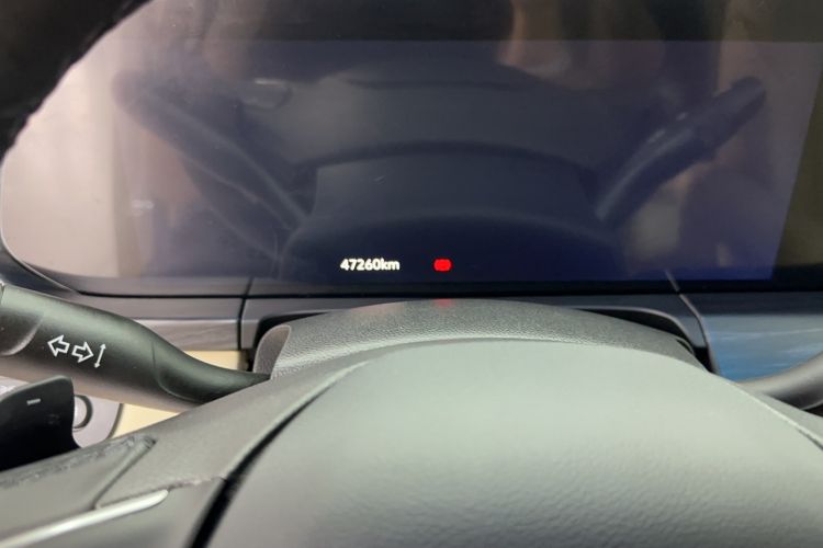 Used Buick GL8 2023 ES Lu Zun Deluxe Model Odometer Close Up
