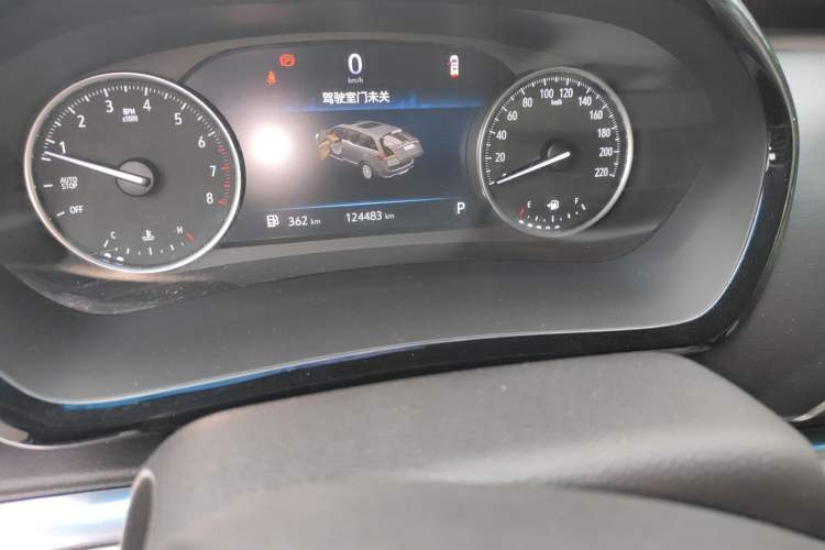 Used Buick GL8 2023 Land Executive Class Comfort Model Odometer Close Up