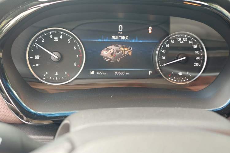 Used Buick GL8 2023 Land Executive Class 652T Luxury Model Odometer Close Up