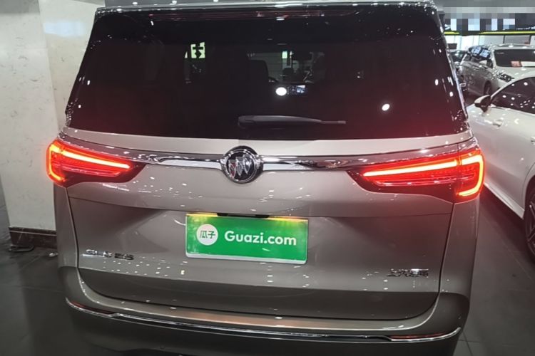 Used Buick GL8 2023 ES Lu Zun Deluxe and Yue Edition Rear