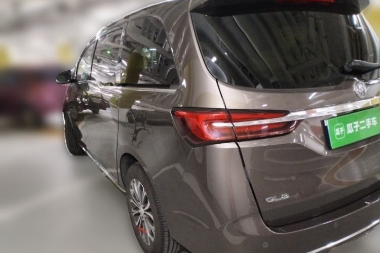 Used Buick GL8 2023 Facelifted Land Cruiser Executive Luxury Version Rear Left 45 Deg