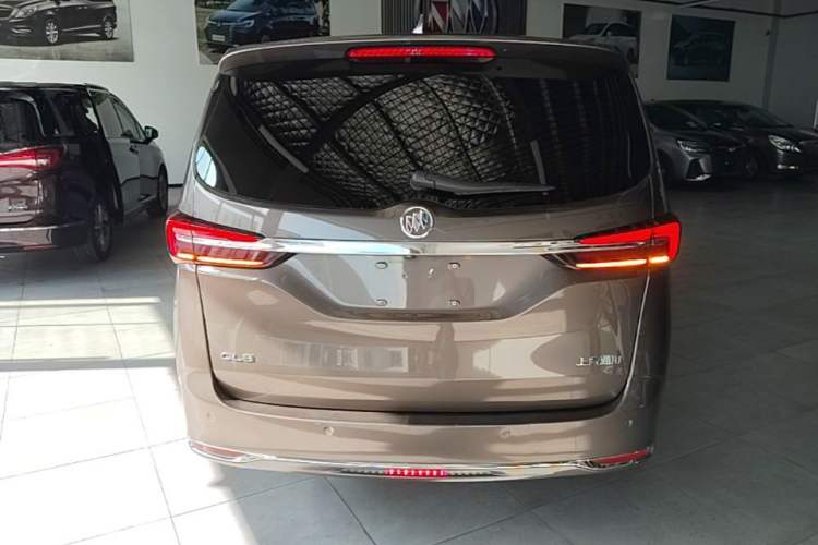 Used Buick GL8 2023 Facelifted Land Cruiser Executive Luxury Version Rear