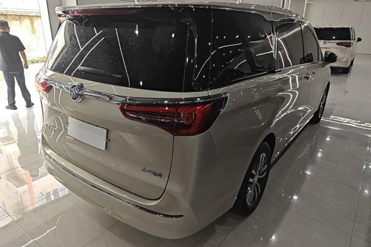 Used Buick GL8 2023 ES Lu Zun Deluxe Model Rear Right 45 Deg