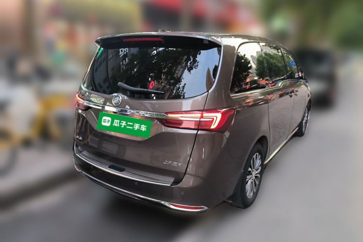 Used Buick GL8 2023 Facelifted Land Cruiser Executive Luxury Version Rear Right 45 Deg