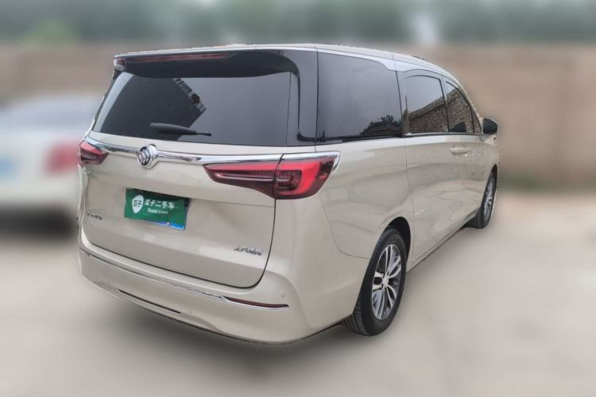 Used Buick GL8 2023 ES Lu Zun Deluxe Model Rear Right 45 Deg